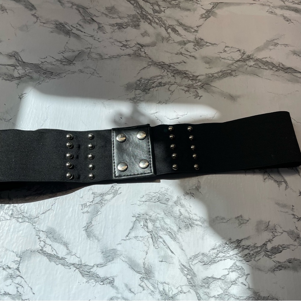 Stretchy Snap Closure Elegant Black Belt one size